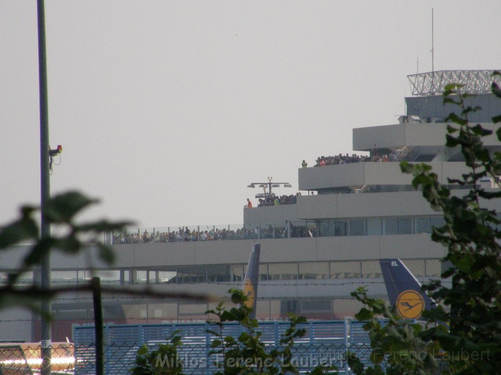 Warten auf den Airbus 380 Koeln Bonn P261.JPG